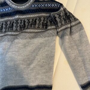 Vintage Chunky Knit Ecuadorian Wool
Pullover Sweater